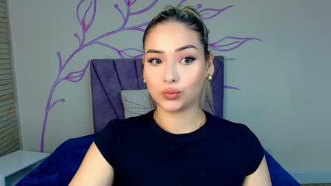 Snapshot of dahliamoore chatting on January 17, 7:38 pm Dahlia online show from January 17, 7:38 pm