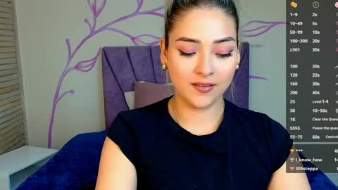 Snapshot of dahliamoore chatting on January 17, 10:45 pm Dahlia online show from January 17, 10:45 pm