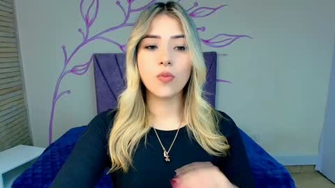 Snapshot of dahliamoore chatting on January 23, 7:51 pm Dahlia online show from January 23, 7:51 pm