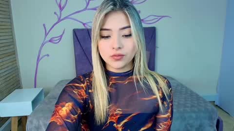 Snapshot of dahliamoore chatting on February 3, 11:05 pm Dahlia online show from February 3, 11:05 pm