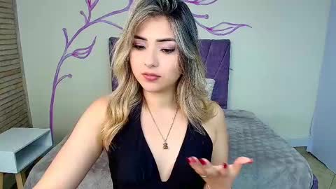 Snapshot of dahliamoore chatting on February 9, 8:11 am Dahlia online show from February 9, 8:11 am