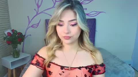 Snapshot of dahliamoore chatting on February 14, 8:37 pm Dahlia online show from February 14, 8:37 pm