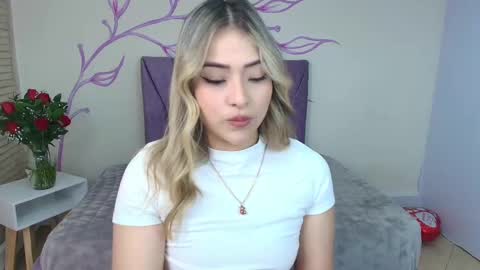 Snapshot of dahliamoore chatting on February 15, 7:50 pm Dahlia online show from February 15, 7:50 pm