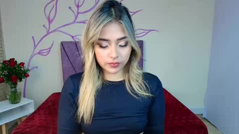 Snapshot of dahliamoore chatting on February 20, 7:52 pm Dahlia online show from February 20, 7:52 pm