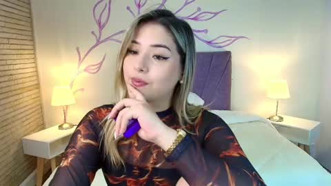 Snapshot of dahliamoore chatting on March 6, 12:10 am Dahlia online show from March 6, 12:10 am