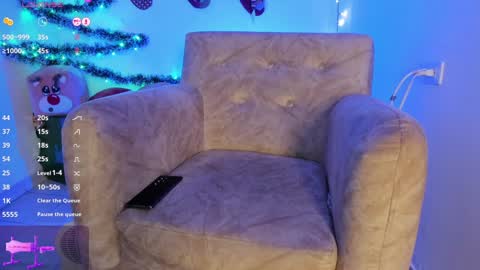  Dahnia  online show from January 4, 9:00 am