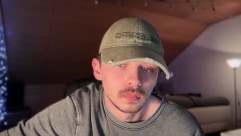 Snapshot of daimon_hall chatting on January 22, 3:20 am Daimon online show from January 22, 3:20 am