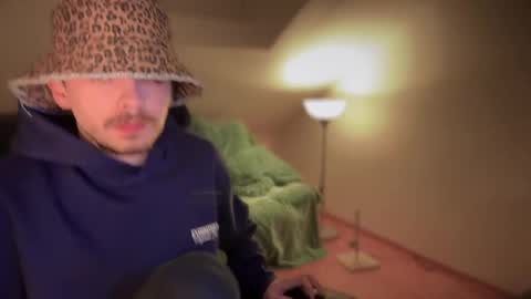 Snapshot of daimon_hall chatting on March 12, 3:46 am Daimon online show from March 12, 3:46 am