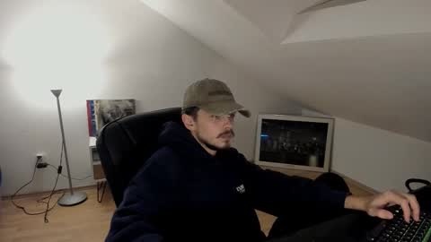 Snapshot of daimon_hall chatting on October 25, 11:10 pm Daimon online show from October 25, 11:10 pm