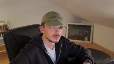 Snapshot of daimon_hall chatting on October 30, 2:35 am Daimon online show from October 30, 2:35 am