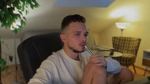 Snapshot of daimon_hall chatting on November 9, 1:09 pm Daimon online show from November 9, 1:09 pm