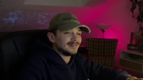 Snapshot of daimon_hall chatting on January 5, 10:46 pm Daimon online show from January 5, 10:46 pm