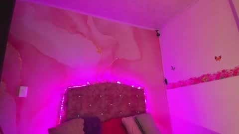 Snapshot of daisy__rose chatting on December 27, 2:36 am Dai online show from December 27, 2:36 am