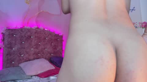 Snapshot of daisy__rose chatting on January 2, 9:11 am Dai online show from January 2, 9:11 am