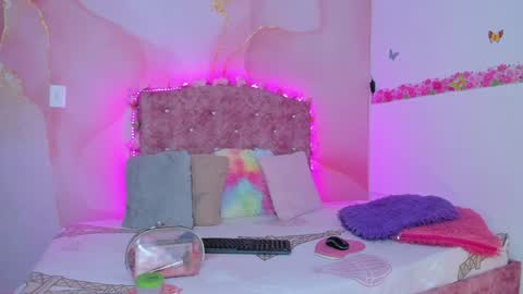 Snapshot of daisy__rose chatting on January 14, 3:01 am Dai online show from January 14, 3:01 am