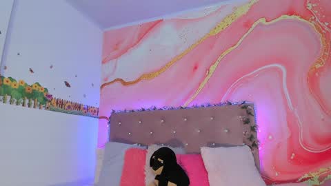 Snapshot of daisy__rose chatting on February 6, 10:59 am Dai online show from February 6, 10:59 am