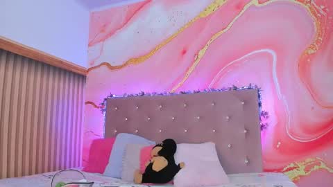 Snapshot of daisy__rose chatting on February 18, 11:00 am Dai online show from February 18, 11:00 am