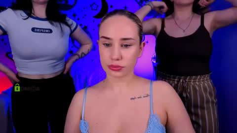Little Di online show from May 22, 7:08 pm