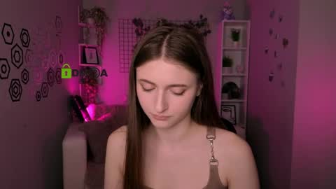 Little Di online show from May 31, 9:16 am