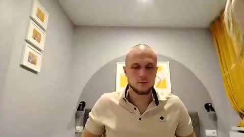 Daisy and Rathibor online show from December 21, 3:08 pm