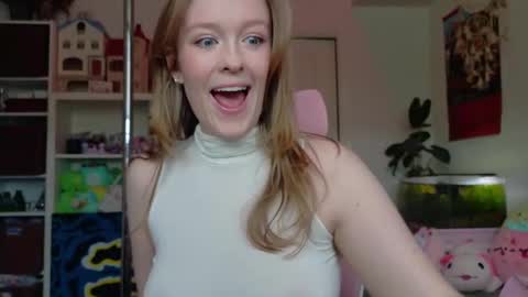 Snapshot of daisy_dollxo chatting on May 1, 7:18 pm Daisy online show from May 1, 7:18 pm