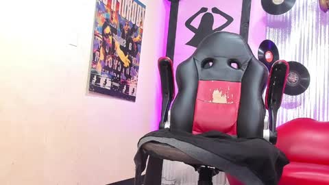 daisy_jonexxx22 online show from April 8, 4:56 am