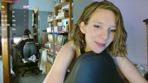 daisy_lovely online show from November 11, 6:13 am