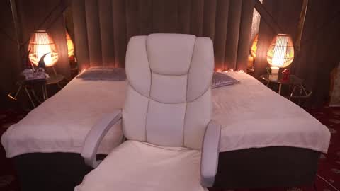 daisydelight_ online show from January 18, 3:09 am