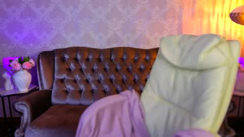 daisydelight_ online show from November 13, 8:52 pm