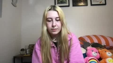 Snapshot of daisymynx chatting on April 15, 3:13 am daisymynx online show from April 15, 3:13 am