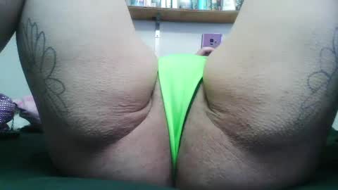 Snapshot of daisytucson chatting on February 27, 4:32 pm DaisyTucson online show from February 27, 4:32 pm