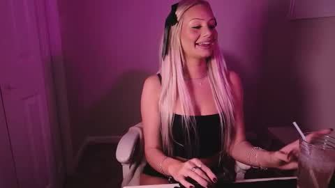 daisy online show from November 30, 12:36 am