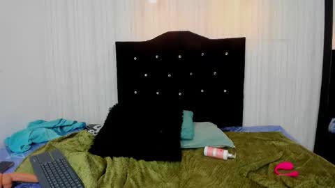 Snapshot of dakota_alice chatting on March 9, 4:49 am Dakota and Valerie online show from March 9, 4:49 am