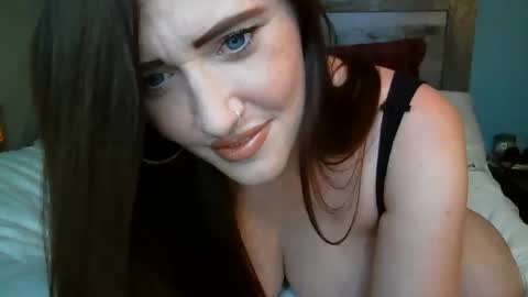 Snapshot of dakota_lynn chatting on April 13, 6:57 pm Dakota Lynn online show from April 13, 6:57 pm