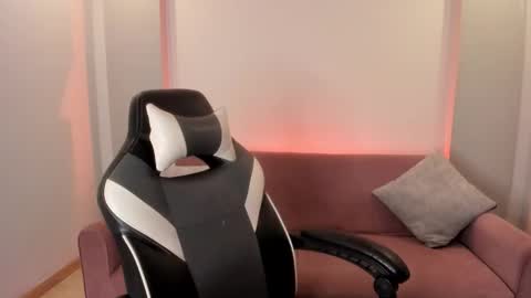 dakota_mars online show from December 22, 7:33 pm