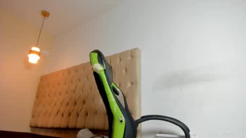 dakota_x18 online show from February 7, 7:17 pm