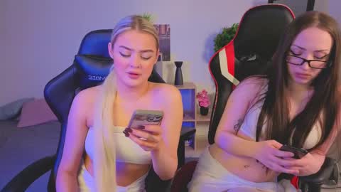 JoannaDakota online show from April 7, 2:17 pm