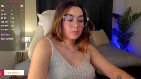 dakottaa__ online show from October 30, 12:12 am