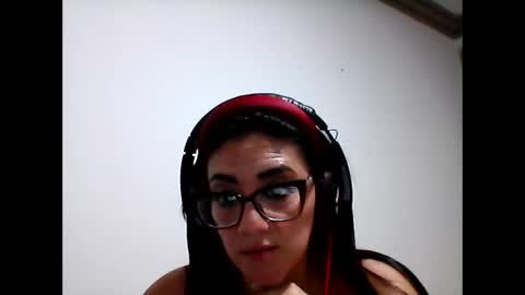 Dakottamonroe online show from May 3, 1:33 am
