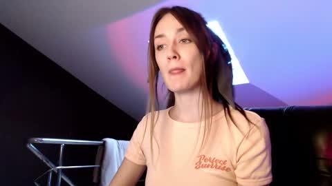 Dalia  online show from December 8, 1:25 pm