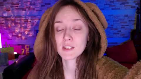 Snapshot of dalia_peach chatting on May 3, 10:10 am Dalia online show from May 3, 10:10 am