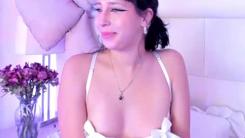 daliacastle online show from May 19, 5:52 pm