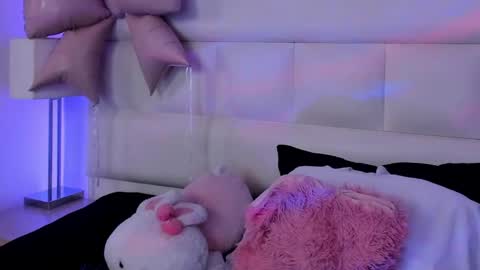daliacastle online show from May 22, 3:17 pm