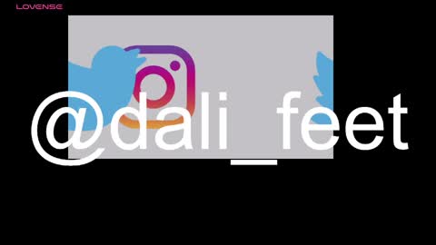 Snapshot of dalila_oficials chatting on May 5, 11:29 am online show from May 5, 11:29 am