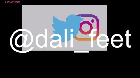 Snapshot of dalila_oficials chatting on May 6, 11:04 am online show from May 6, 11:04 am