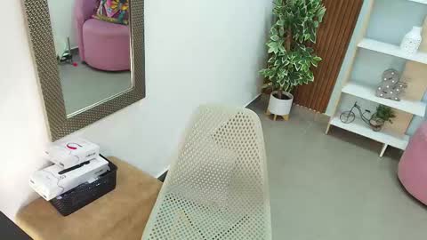 Dalila  online show from November 21, 6:28 pm