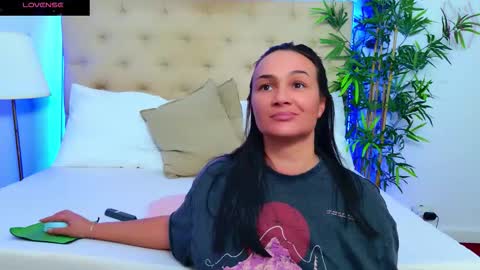 Snapshot of daliyaa_ chatting on September 15, 12:05 pm daliyaa_ online show from September 15, 12:05 pm