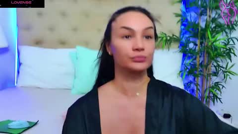 Snapshot of daliyaa_ chatting on October 6, 12:13 pm daliyaa_ online show from October 6, 12:13 pm
