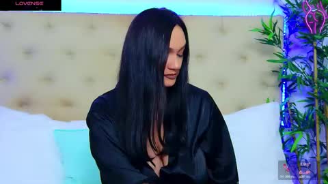 daliyaa_ online show from November 7, 1:55 pm