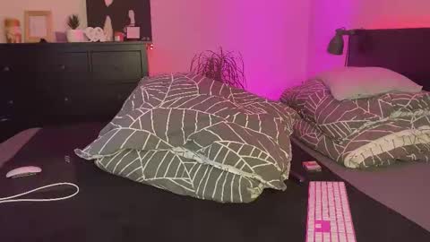 dalmatian_girl online show from December 15, 7:29 pm